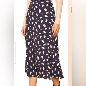 Size 4 Reformation Bea midi skirt in blue/white splatter